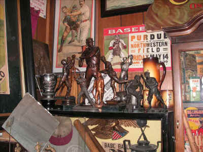 inlineup.jpg (92897 bytes)