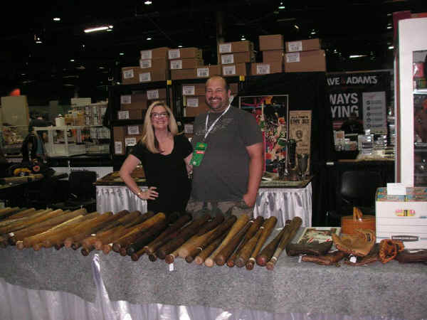 mr. mrs. mat & jamie hart.jpg (127245 bytes)