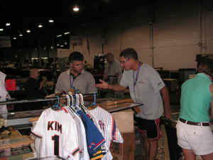 PICT2056_1200x900.jpg (191002 bytes)